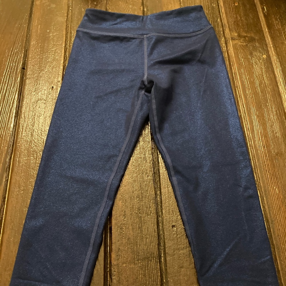 Shiny sparkly blue leggings!